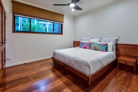 Iluka Luxury House With Ocean Views On Half Acre With Pool And Two Golf Buggies - Sydney 4u 4
