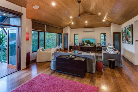 Iluka Luxury House With Ocean Views On Half Acre With Pool And Two Golf Buggies - Sydney 4u 6