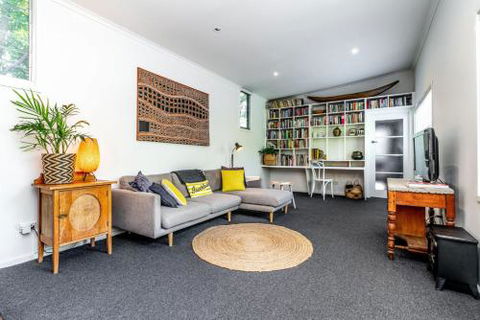 SUNSET BEACH SHACK On SURF - Accommodation Sydney 0