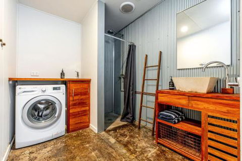 SUNSET BEACH SHACK On SURF - Accommodation Sydney 1