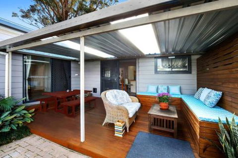 Comfortable Queen Sized Room Near Tuggerah Lake - Sydney 4u 5