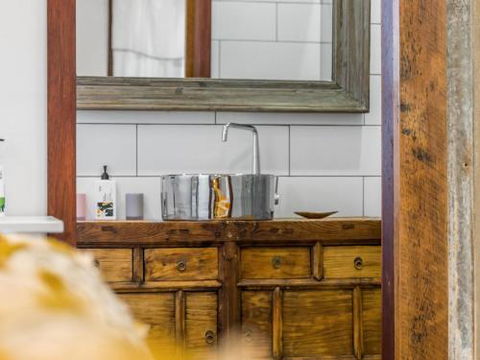 Black Beauty Studio - Accommodation Sydney 1