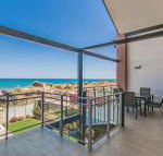 Surf  Sun in Silver Sands - Accommodation Sydney