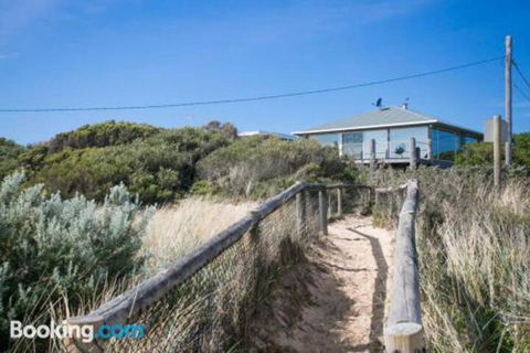Anchor Beachfront Retreat - Sydney 4u 2