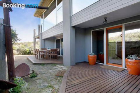 Anchor Beachfront Retreat - Sydney 4u 5