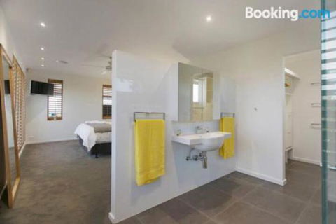 Anchor Beachfront Retreat - Sydney 4u 3