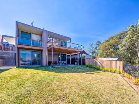 FAIRYTALE Gerroa 4pm Check Out Sundays - Accommodation Sydney 1