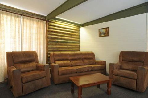 Lakes Entrance Log Cabins - Sydney 4u 5