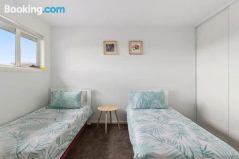 Brand New Family Friendly 3 Bed Villa Walk Shops - Accommodation Sydney 3