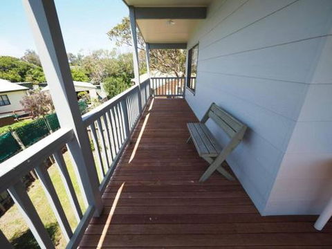 Sunset Deck Beach House Sandy Point - Sydney 4u 6