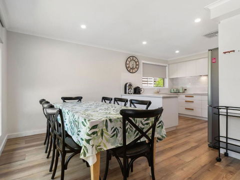 Rosebud Family Escape On Laurens - Sydney 4u 1