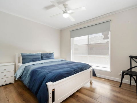 Rosebud Family Escape On Laurens - Sydney 4u 5