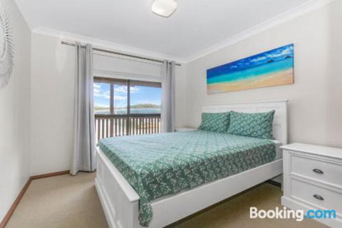 Stingray Shores Your Riverside Escape - Accommodation Sydney 1