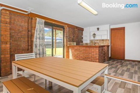 Stingray Shores Your Riverside Escape - Accommodation Sydney 5