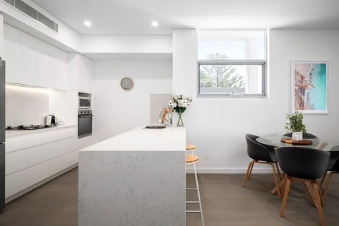 Urban Rest - The Azure Bondi - Sydney 4u 5