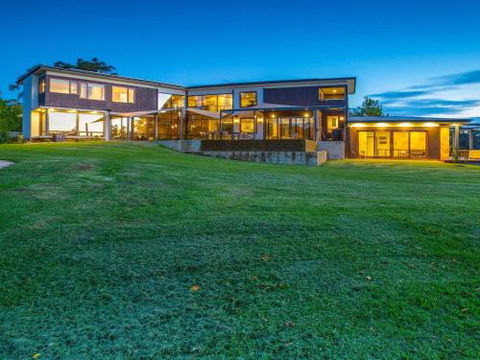 ALPINE LODGE Alpine Southern Highlands 4pm Check Out Sundays - Accommodation Sydney 0