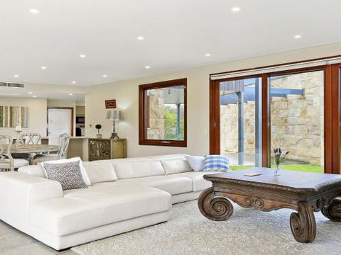 ALPINE LODGE Alpine Southern Highlands 4pm Check Out Sundays - Accommodation Sydney 5