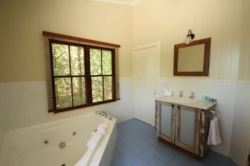Galnyamba.Friday Creek Retreat - Sydney 4u 2