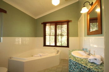 Galnyamba.Friday Creek Retreat - Sydney 4u 5