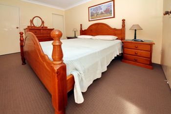 Sunset Towers Unit 11 / 25 Donald Street - Accommodation Sydney 0