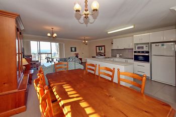 Sunset Towers Unit 11 / 25 Donald Street - Accommodation Sydney 2