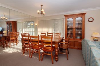 Sunset Towers Unit 11 / 25 Donald Street - Accommodation Sydney 6