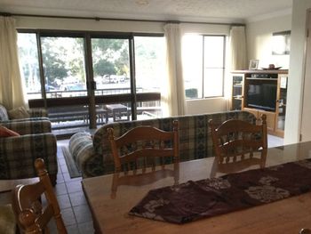 Tradewinds Unit 2 / 110 Victoria Parade - Accommodation Sydney 2