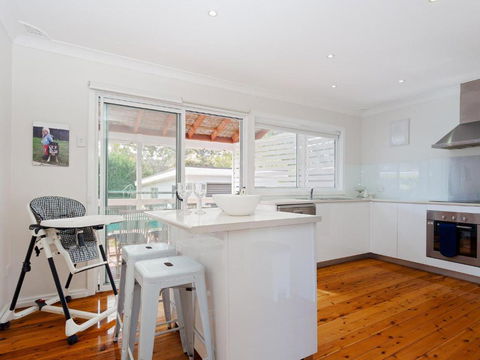 Rubys Retreat 44 Achilles Street - Accommodation Sydney 5