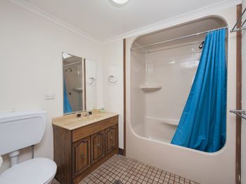 Tradewinds Unit 1 / 110 Victoria Parade - Accommodation Sydney 5