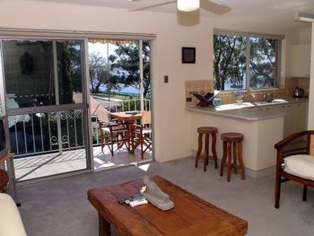 Shipmates Unit 4 / 51 Christmas Bush Avenue - Accommodation Sydney 6