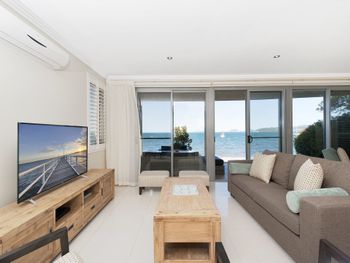 Soldiers Point Road 2 163 Seaside Splendour - Accommodation Sydney 2