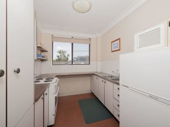 Bellevue Unit 7 / 4 Donald Street - Accommodation Sydney 1