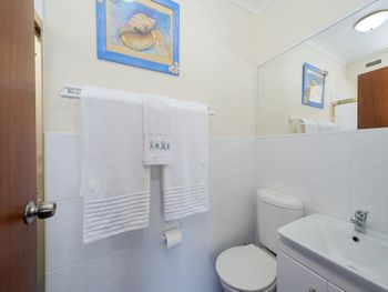 Grevillia Bay Parklands Unit 54 / 2 Gowrie Avenue - Accommodation Sydney 6