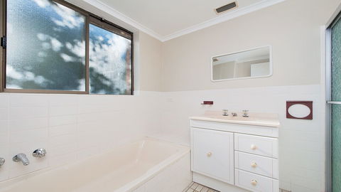 Misthaven Unit 1 / 12 Mistral Close - Accommodation Sydney 3