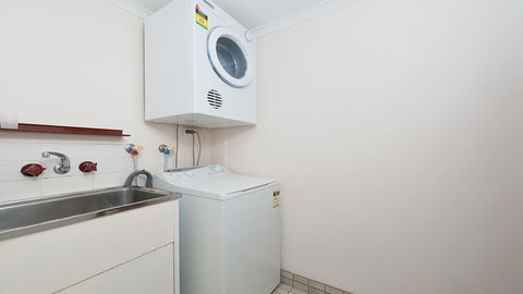Misthaven Unit 1 / 12 Mistral Close - Accommodation Sydney 4