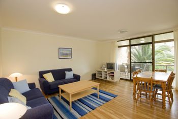 St George Unit 4 Nelson Bay - Accommodation Sydney 0