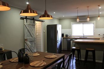 Tranquil 3 Bedroom Next To National Park - Accommodation Sydney 0