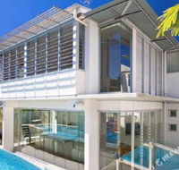 R  W Noosa Holidays 19 the Esplanade - Accommodation Sydney
