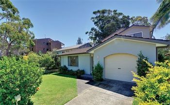Little Beach House 8 Mistral Close - Accommodation Sydney 4