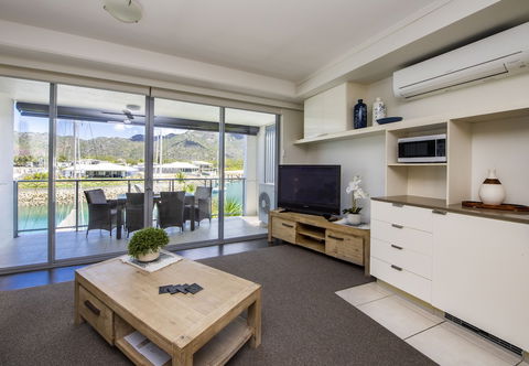 Magnetic Blue Waterfront Apartments - Accommodation Sydney 6