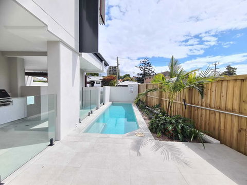 Modern 2 BR With Private Pool & Garden - Accommodation Sydney 2