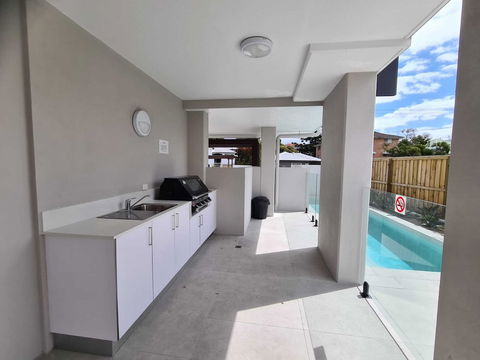 Modern 2 BR With Private Pool & Garden - Accommodation Sydney 1