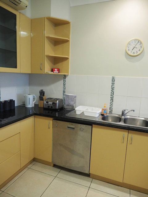 Queen Room With Airport Transfers Or Car Rental - Sydney Resort 1