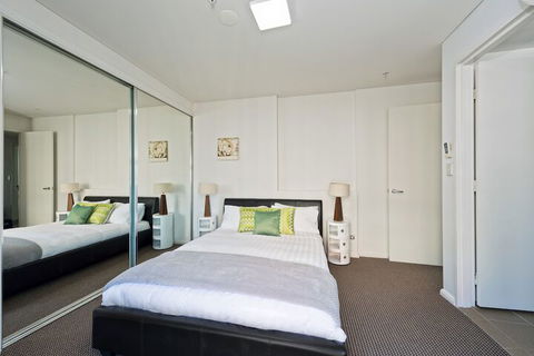 Astra Apartments Miller Street - Sydney 4u 1