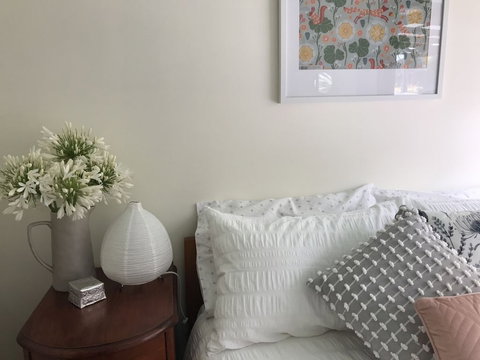 Beautiful Cottage, Ocean Views, Amazing Gardens, 12 Minute Walk To Beach - Sydney Resort 6