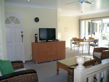 The Peninsula Duplex 02 14 - Accommodation Sydney 3