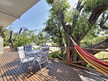 Longboard 11 Boulder Bay Road - Accommodation Sydney 3
