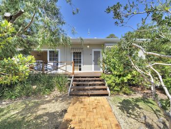 Longboard 11 Boulder Bay Road - Accommodation Sydney 2