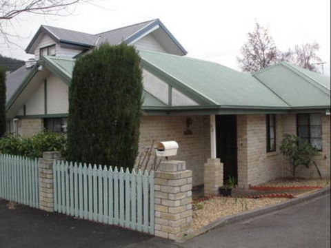 Twin Pines Cottage On Lansdowne - Accommodation Sydney 2