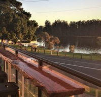 Wallis View Lakeside Family Retreat - Accommodation Sydney